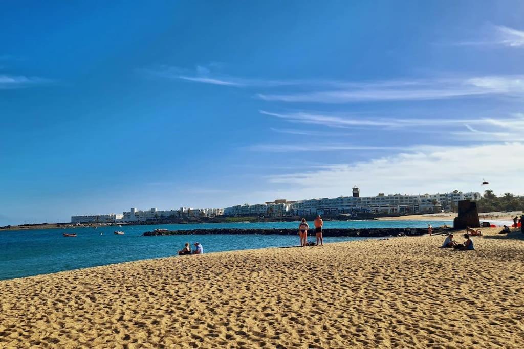 Cactus, Playa Y Piscina Apartman Costa Teguise Kültér fotó