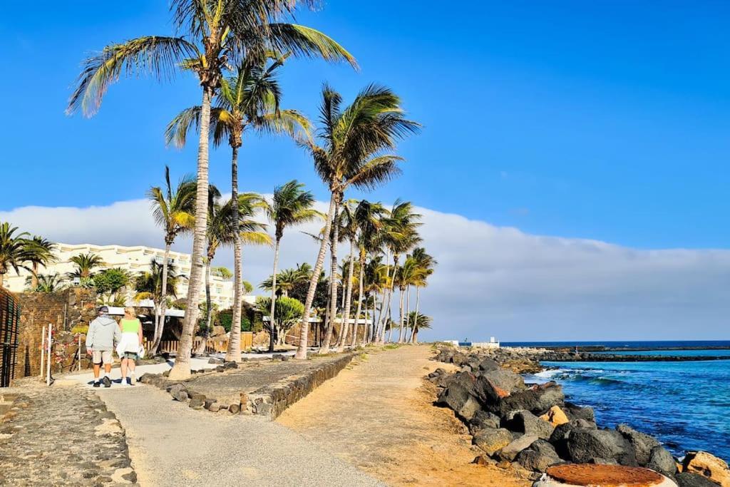 Cactus, Playa Y Piscina Apartman Costa Teguise Kültér fotó