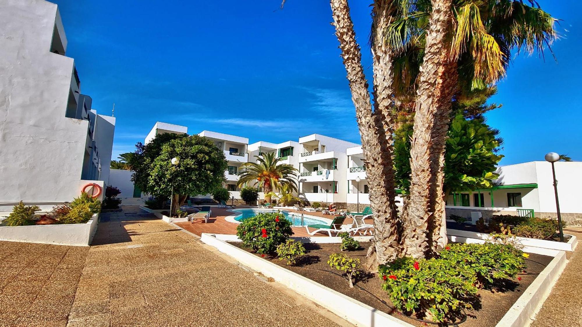 Cactus, Playa Y Piscina Apartman Costa Teguise Kültér fotó
