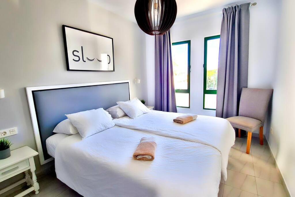 Cactus, Playa Y Piscina Apartman Costa Teguise Kültér fotó