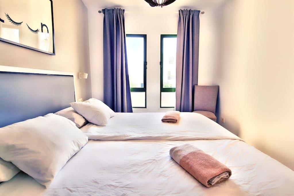 Cactus, Playa Y Piscina Apartman Costa Teguise Kültér fotó